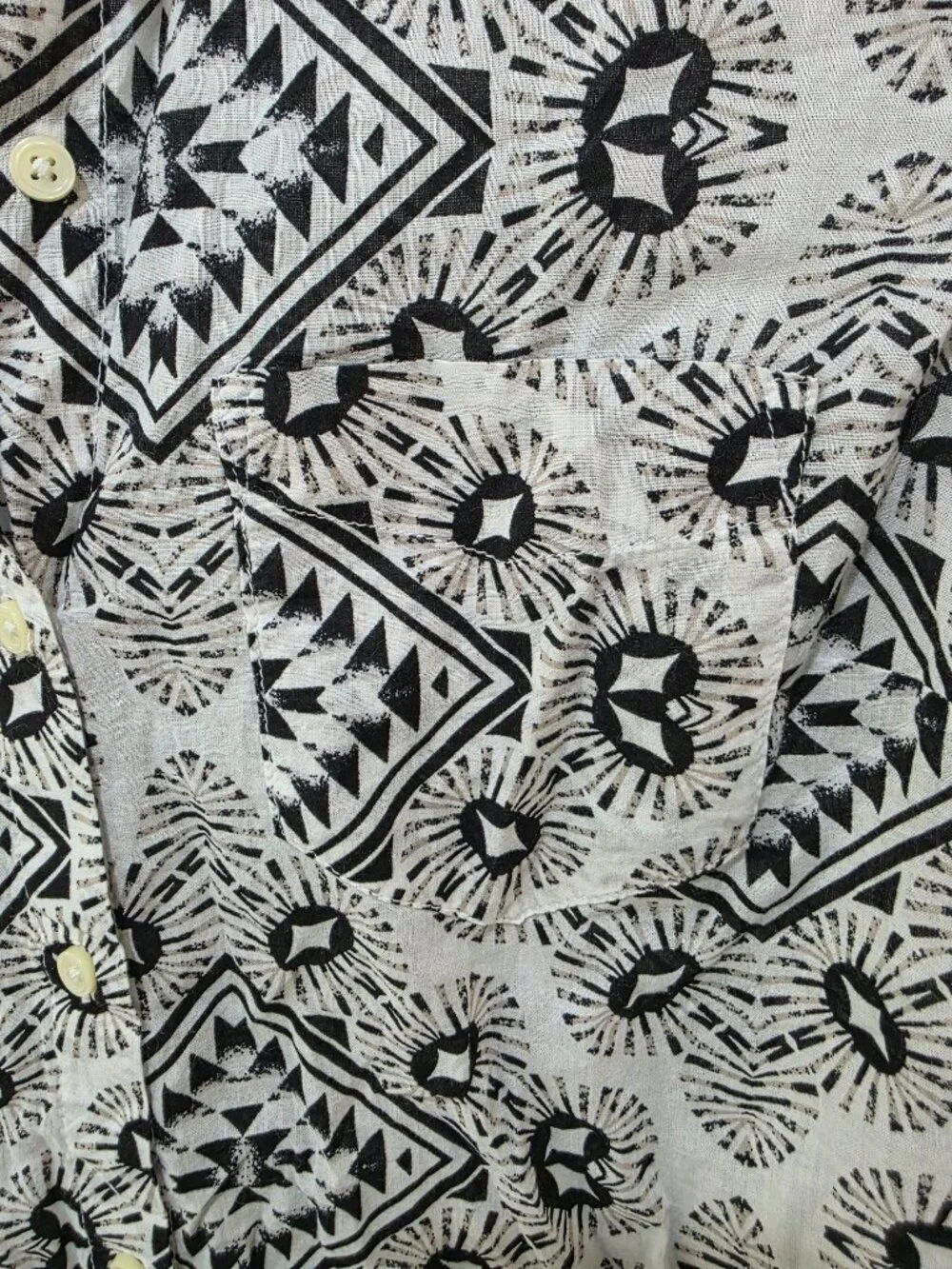 Geometric Print Blouse – Women’s‎ Medium Black White Tan Button Front - Picture 3 of 8